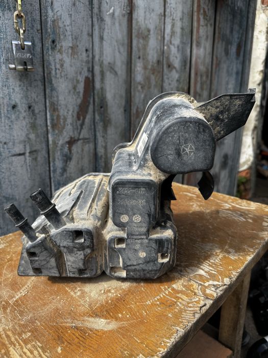 Абсорбер угольный фильтр Jeep Cherokee KL