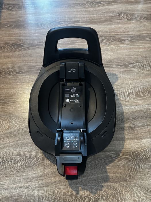 Sprzedam fotelik britax z baza