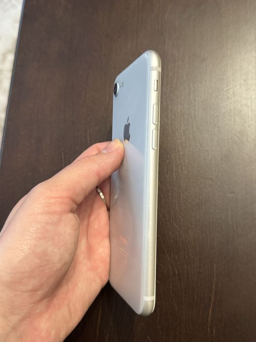 Продам iphone 8 64gb