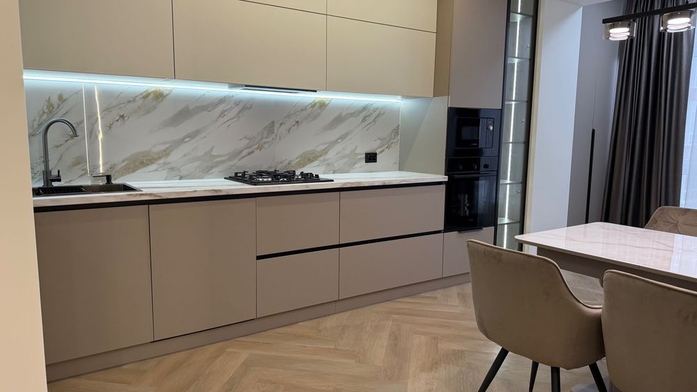 продаж 3 кім квартири в центрі з євроремонтом