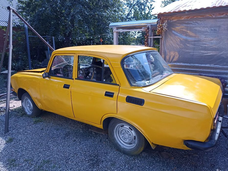 Продам москвич АЗЛК 2140