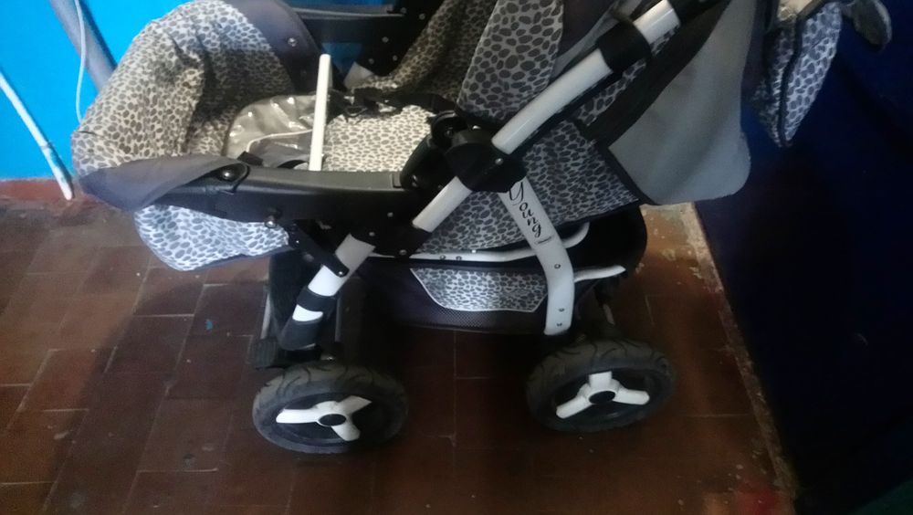 Коляска демисезонная