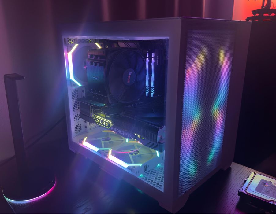 Komputer gamingowy Ryzen 5 5600X RTX 4070 Ti 32 GB w obudowie Lian Li