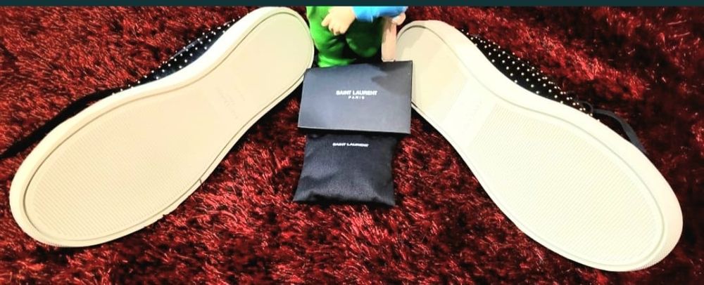 Sapatilhas Saint Laurent. Tamanho 40. 450euros