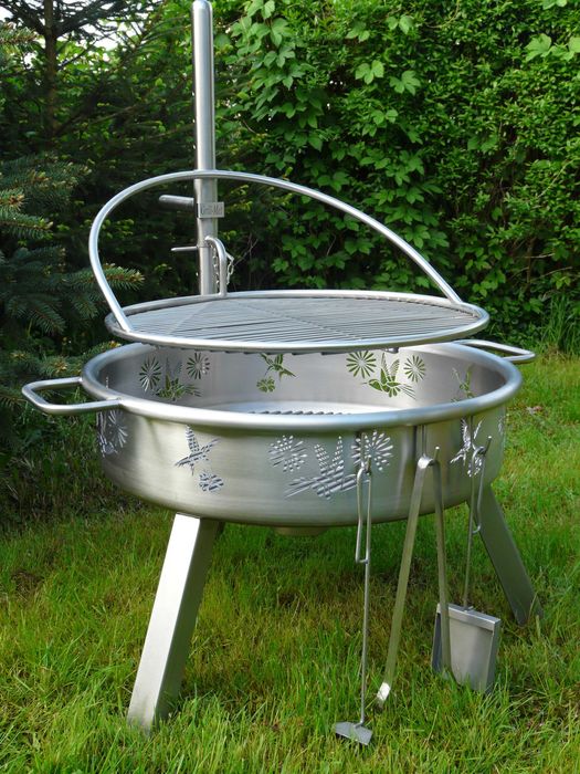 Grill na drewno i węgiel ze stali nierdzewnej