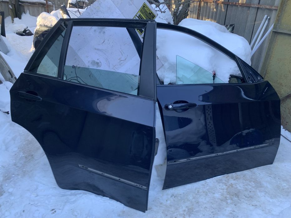 Двері BMW E 70 X5  код 0668 чорна дверька синя