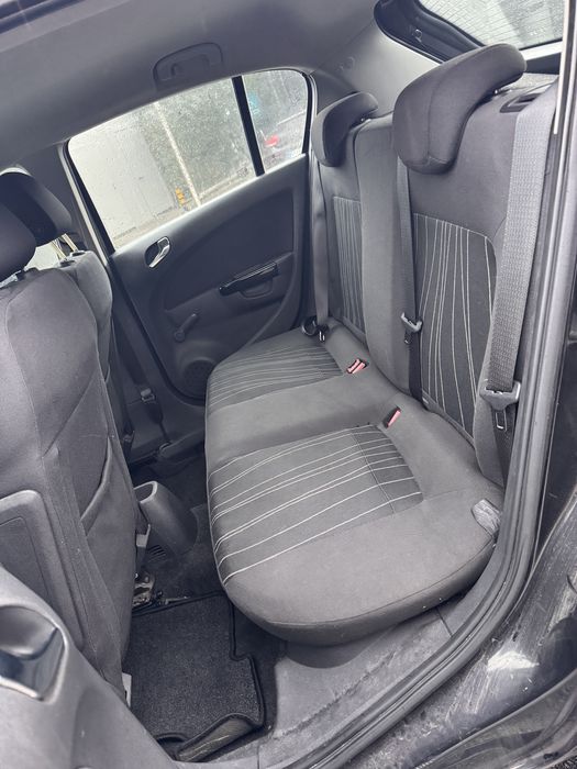 Opel corsa 2010 poucos kms