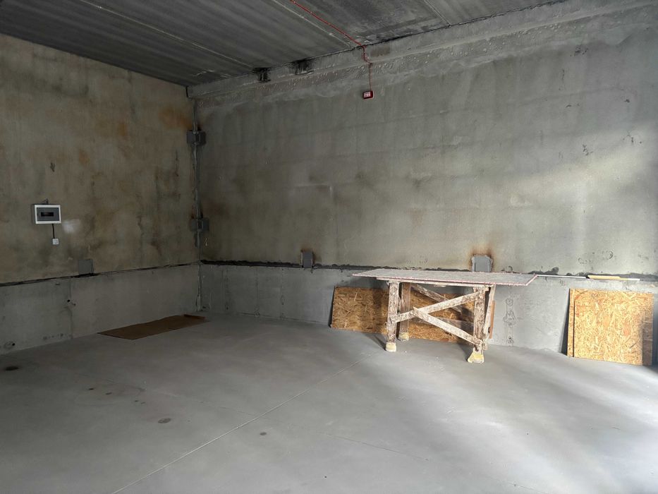 Без комісії, кращий магазин 40 кв.м. ЖК Нова Англія, вул. Максимовича.