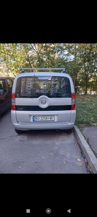 Автомобіль в чудовому Fiat qubo