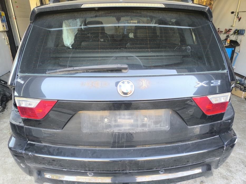 BMW X3 e83 Klapa Bagaznika M Pakiet 475/9 Black Sapphire Metallic