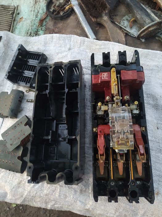 Автомат 3716 рубильник электрический.