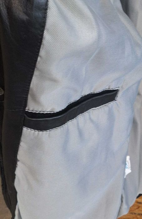 Casaco / Blazer em Pele Preta