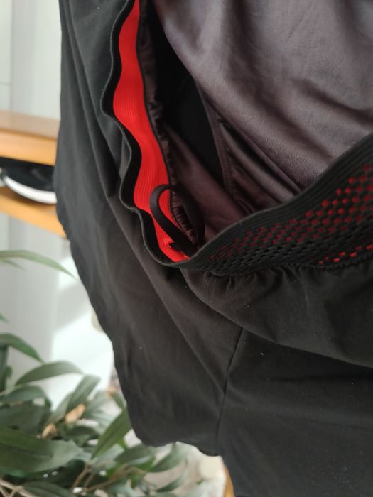 Mizuno profesjonalne krótkie spodenki sportowe do biegania rozmiar S