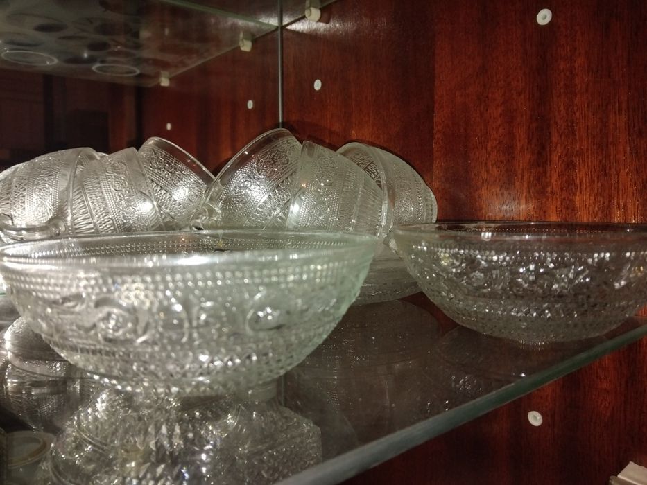 Продам стеклянные сервизы