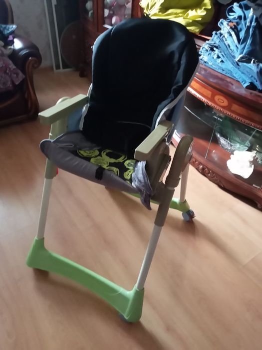 Продам стульчик для кормления