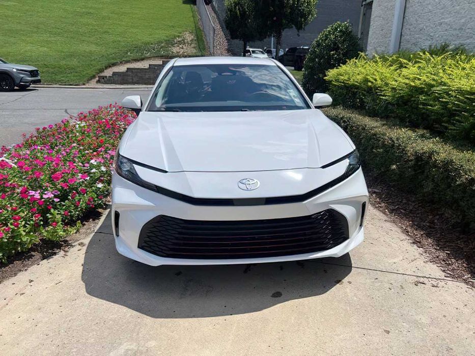Toyota Camry      2025