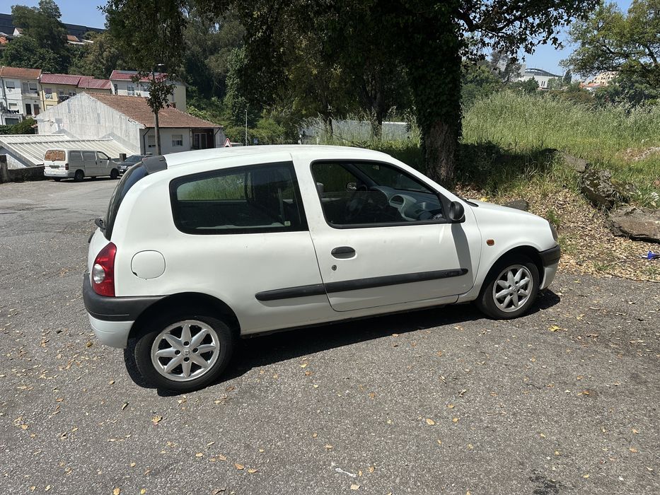 Renault Clio comercial 1.9D iva dedutivel
