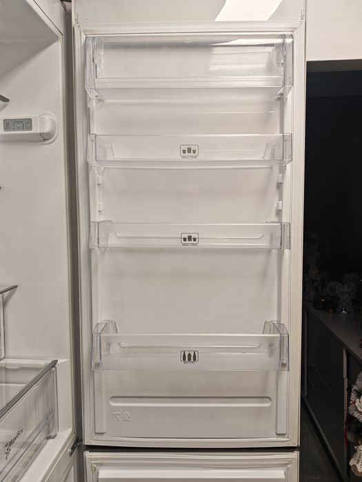 Biała lodówka chłodziarko-zamrażarka Whirlpool 6-ty zmysł