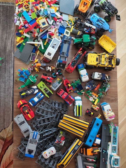 Mix klocków Lego z instrukcjami