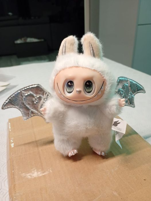 Labubu angel novo e selado