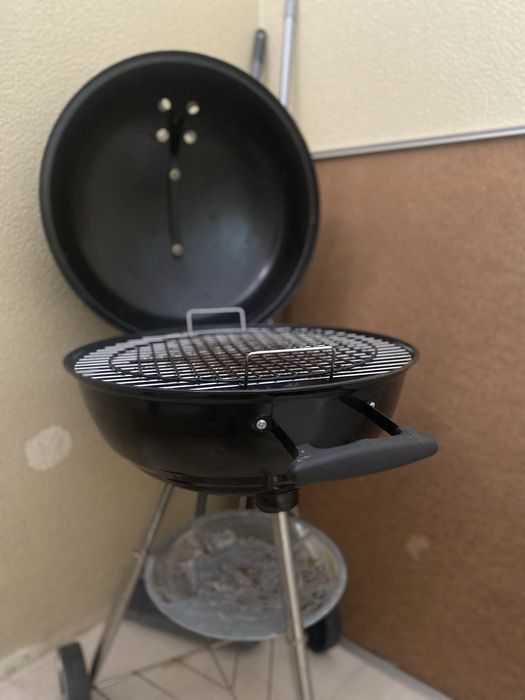 Churrasqueira/barbecue a carvão