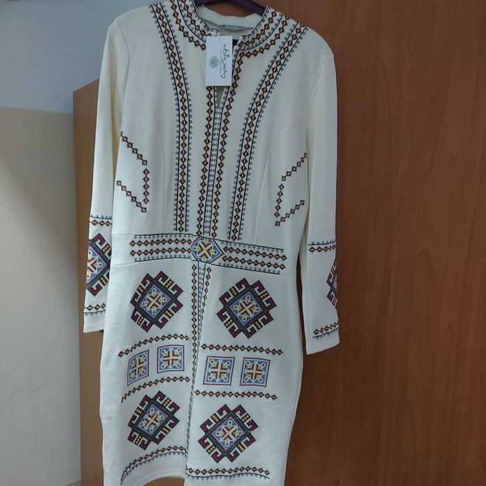 Плаття вишите хрестиком «Карпатське»