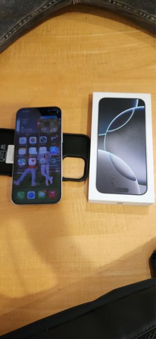 Iphone 16 pro max 258 gb de memoria