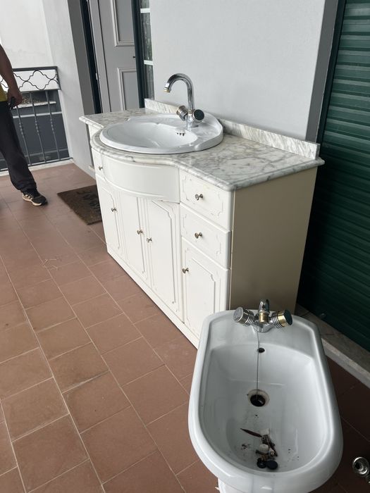 Movel com pia + oferta de bidé