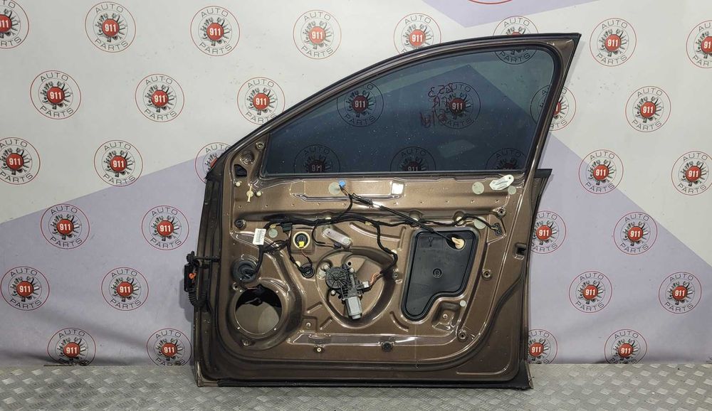 Передні праві двері на Volkwagen Jetta 2010-2018 оригінал