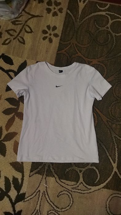 Різні футболки .