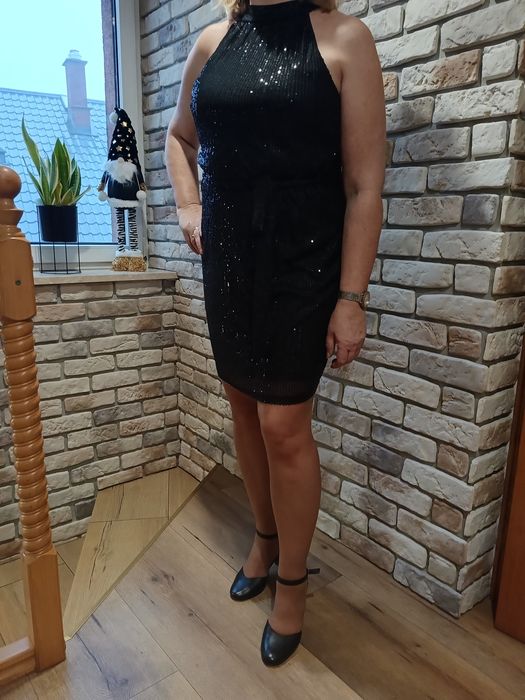 Sukienka  nowa cekiny wieczorowa