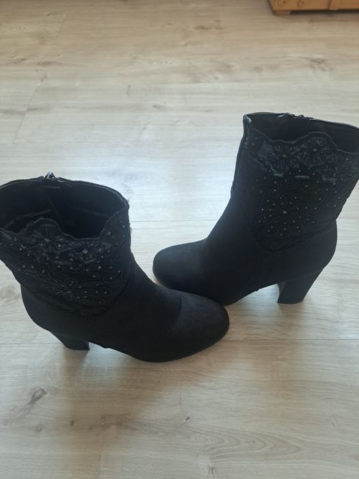 Botki z zamszu  róż 36