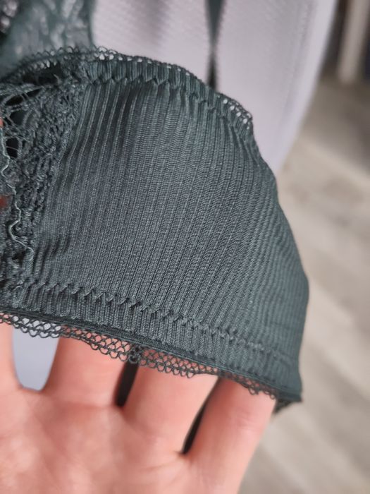 Koronkowy biustonosz butelkowa zieleń 75B