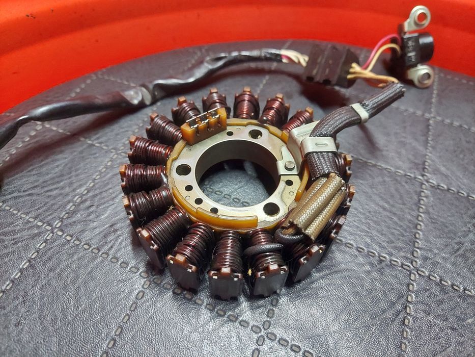 Alternator Yamaha YZF R125 Stator iskrownik uzwojenie  stojan magneto