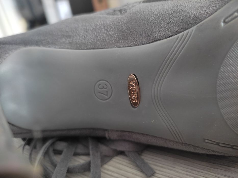 Buty damskie na obcasie, roz 37, stan bdb, szare, bootki, hit