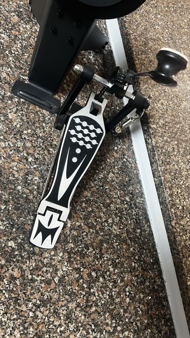 Alesis DM kick pad + pedal bombo