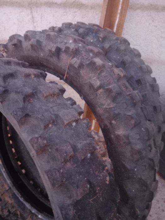 Vendo pneus de várias marcas