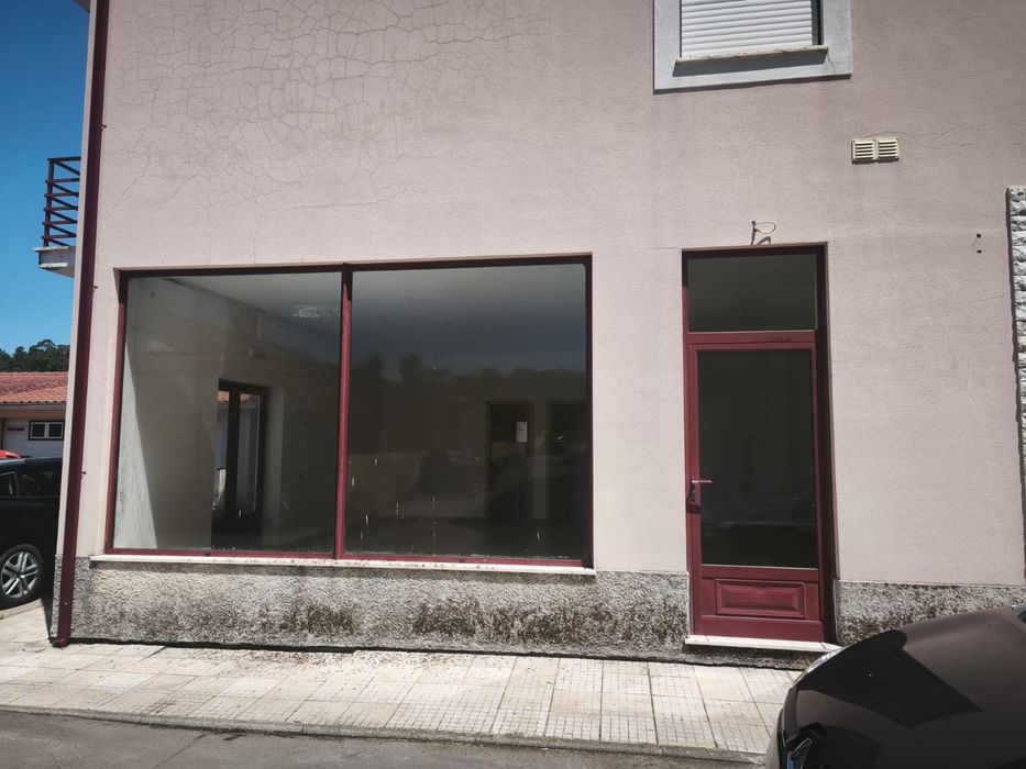 Loja comercial 110M2 - Arganil