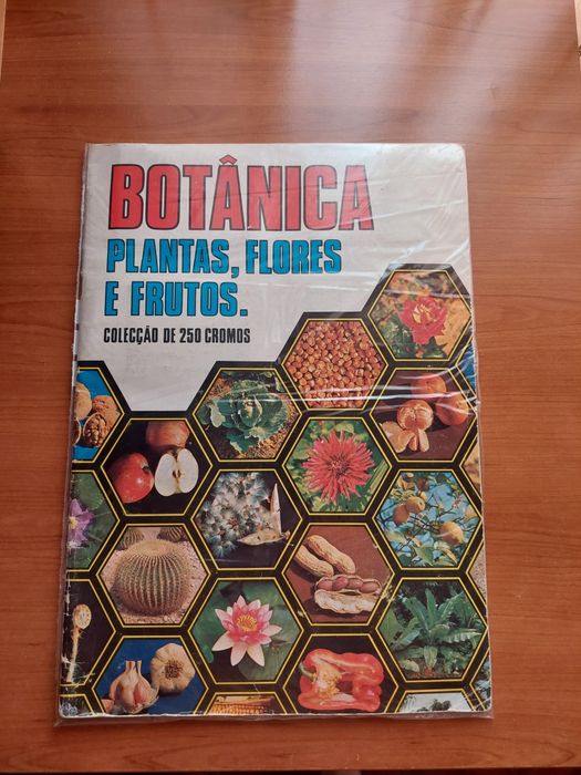 2 cadernetas cromos botânica e mineralogia completas.