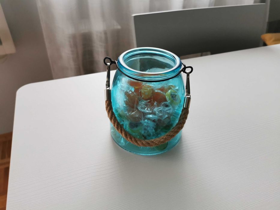 Kosmetyczne akcesoria pojemnik