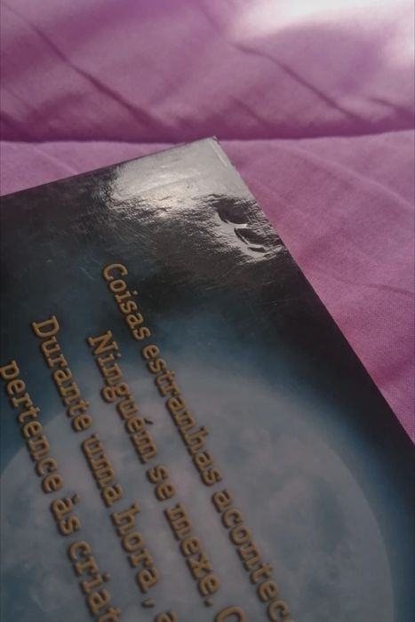 Livro "Midnighters: A Hora Secreta" de Scott Westerfeld