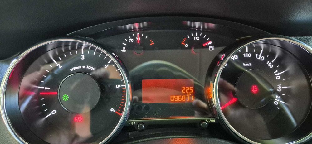 PEUGEOT 5008 2010 96.000 KMS
