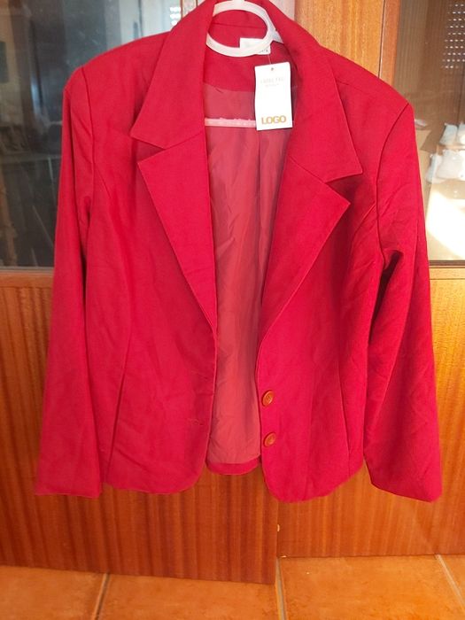 Blaser vermelho novo