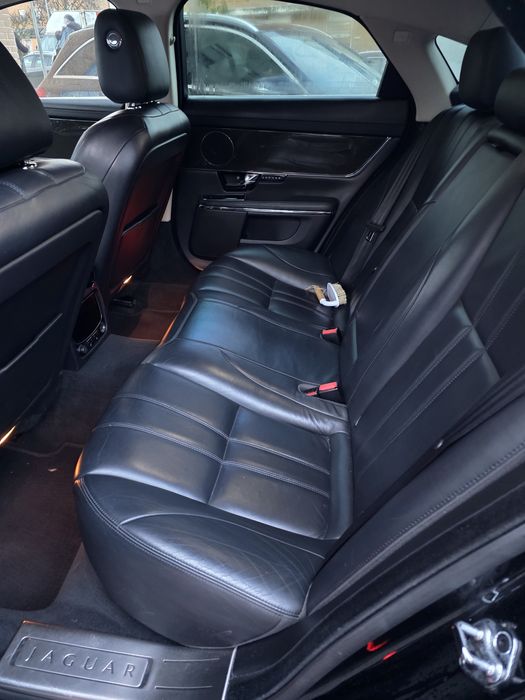 Jaguar XJ 3.0 D 275 cavalos ano 2010 posso aceitar trocas