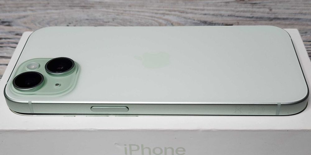 iPhone 15 128gb Green 480$ магазин гарантия