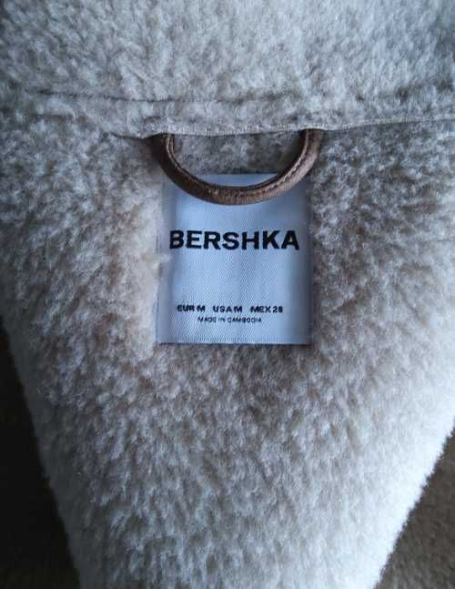 Bershka Jasnobrązowa kurtka damska r. M z imitacji zamszu kożuszek