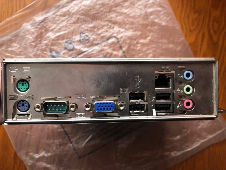 Материнська плата ITX-220