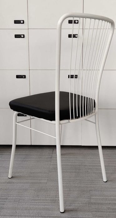Krzesło do kuchni kantyny Nowy Styl RETRO PRL biały czarny (ok.4 szt.)
