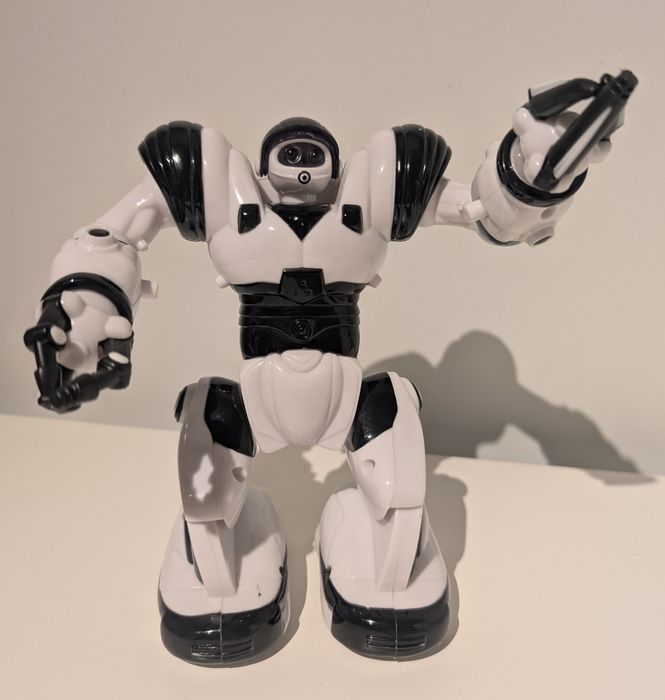 Robot zabawka figurka chodzi rusza sie