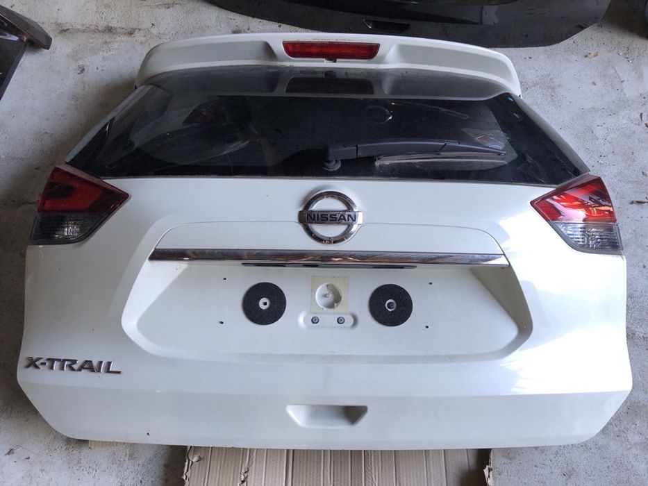 Nissan Rogue X- Trail T32 2014-2020 року Ляда Кришка багажника Бампер задній Підсилювач Фонарь лівий правий Пластик багажника весь комплект РОЗБОРКА